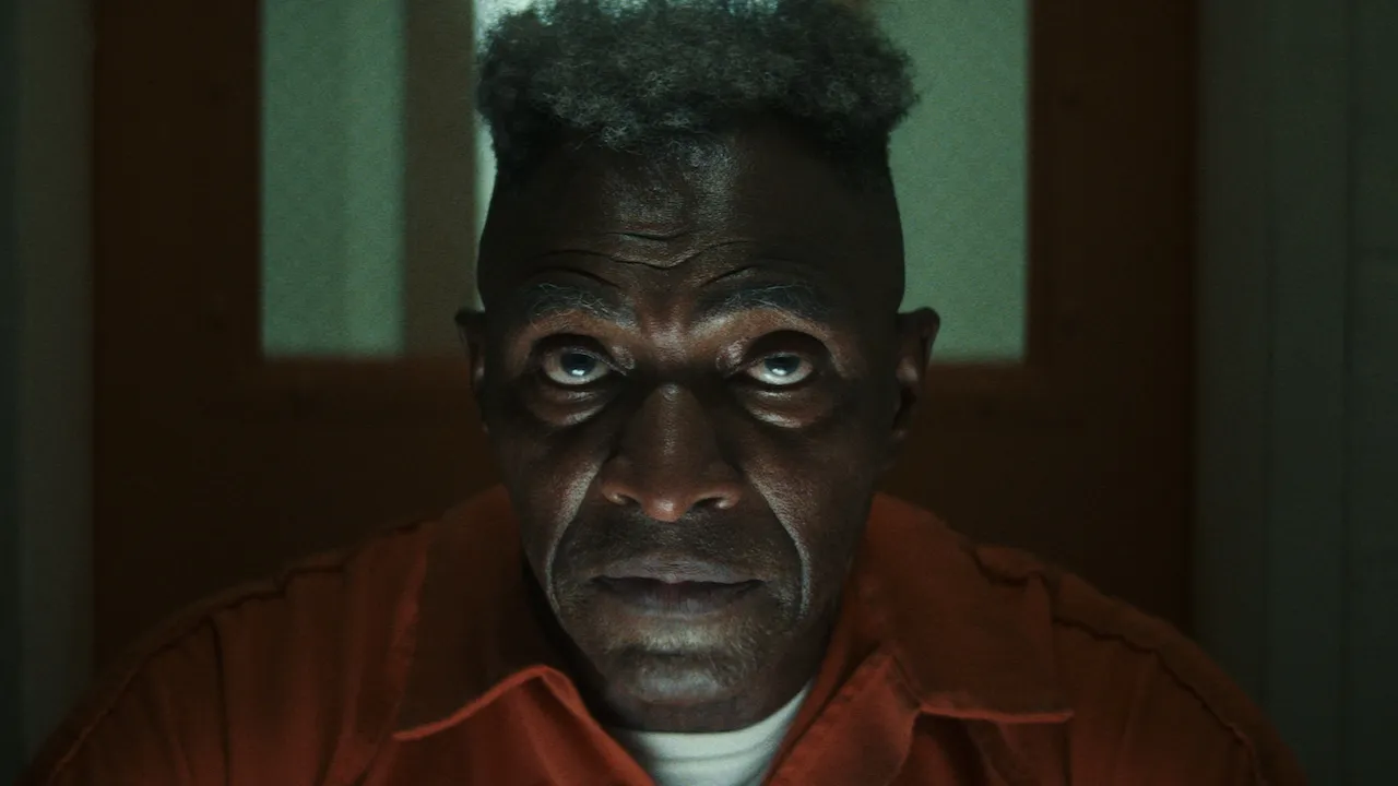 美國隊長4的Carl Lumbly討論了他復雜的超級英雄歷史